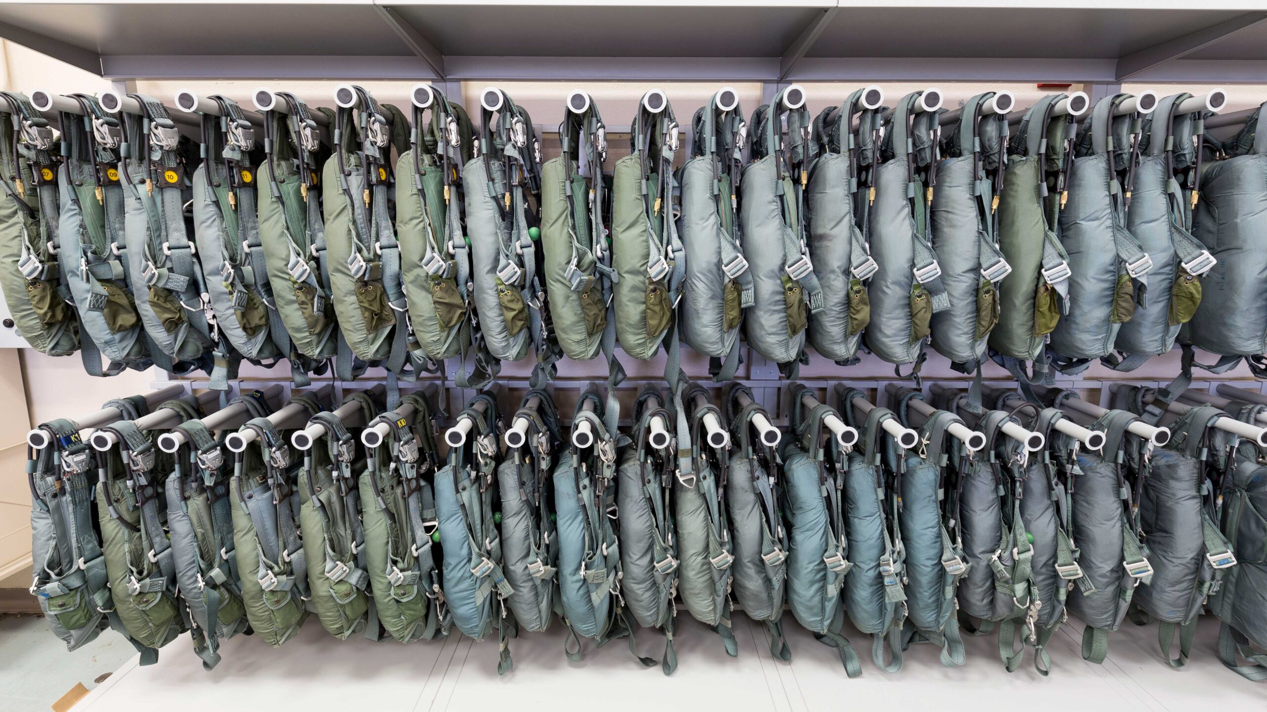 military parachute storage